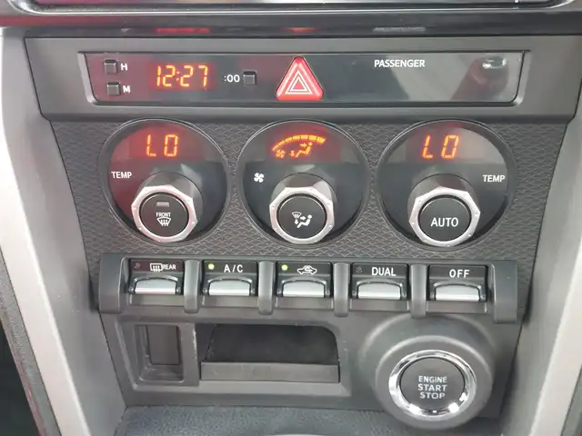 トヨタ ８６ GT リミテッド 東京都 2012(平24)年 3.9万km サテンホワイトパール モデリスタエアロ/トラスト GReddy車高調/社外18インチアルミホイール/純正ナビ/フルセグTV/ETC/ドライブレコーダー/プッシュスタート/パドルシフト/ハーフレザーシート/シートヒーター/HIDヘッドライト/オートライト/スマートキー