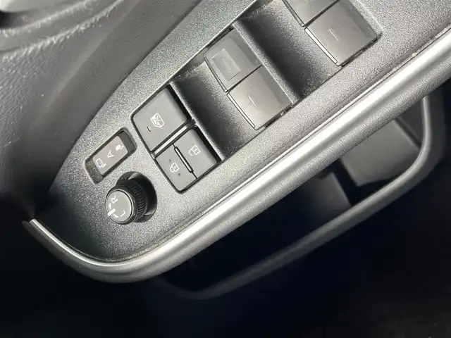 トヨタ ノア S－G 福岡県 2022(令4)年 2.3万km ホワイトパールクリスタルシャイン トヨタセーフティーセンス/コーナーセンサー/レーンキープアシスト/ドラレコ前後/バックカメラ/BT/フルセグTV/メーカーオプションナビ10.5インチ/CD/USB/純正フロアマット/純正アルミホイール/プッシュスタート/スマートキー/オートハイビーム/クルコン/LEDヘッド/ワンオーナー