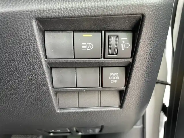 トヨタ ノア S－G 福岡県 2022(令4)年 2.3万km ホワイトパールクリスタルシャイン トヨタセーフティーセンス/コーナーセンサー/レーンキープアシスト/ドラレコ前後/バックカメラ/BT/フルセグTV/メーカーオプションナビ10.5インチ/CD/USB/純正フロアマット/純正アルミホイール/プッシュスタート/スマートキー/オートハイビーム/クルコン/LEDヘッド/ワンオーナー