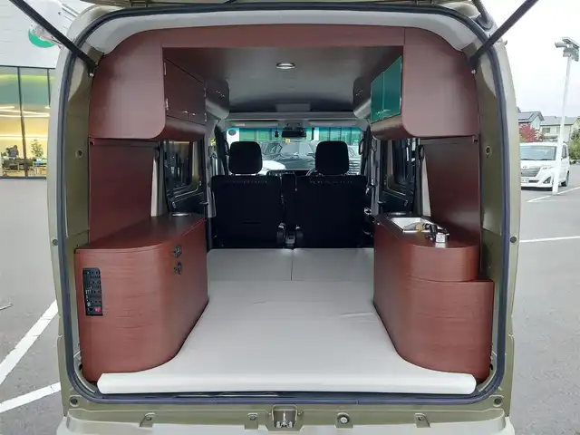 ダイハツ アトレー バン RS 東京都 2022(令4)年 0.1千km オフビートカーキM キャンピング仕様/家具・水道・給排水タンク/外部電源/ベットキット/タープテント付/純正ディスプレイオーディオ/AppleCarplay/androidauto/バックカメラ/両側パワースライド/前後ドライブレコーダー/ビルトインＥＴＣ/ラバーマット/LEDヘッドライト/フォグ/ルーフキャリア
