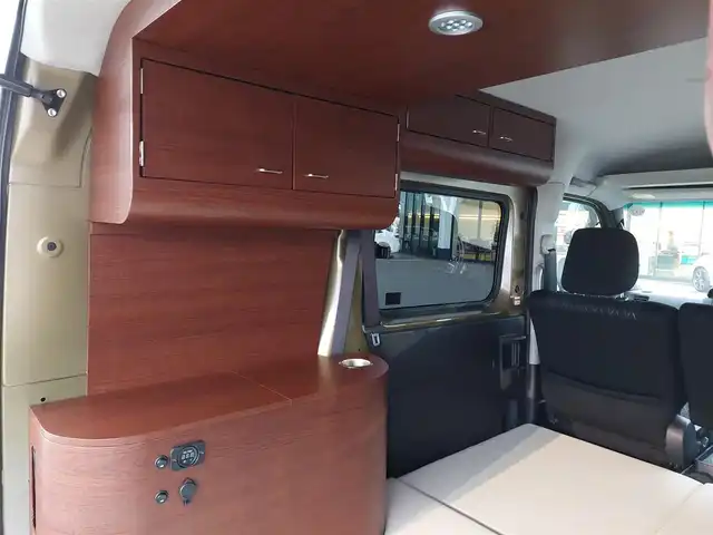 ダイハツ アトレー バン RS 東京都 2022(令4)年 0.1千km オフビートカーキM キャンピング仕様/家具・水道・給排水タンク/外部電源/ベットキット/タープテント付/純正ディスプレイオーディオ/AppleCarplay/androidauto/バックカメラ/両側パワースライド/前後ドライブレコーダー/ビルトインＥＴＣ/ラバーマット/LEDヘッドライト/フォグ/ルーフキャリア