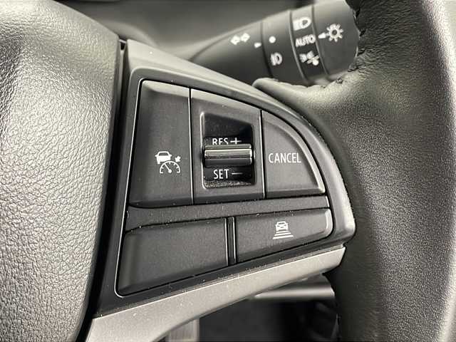 スズキ ソリオ HV MZ 埼玉県 2023(令5)年 2.2万km ピュアホワイトP 純正9インチナビ/　（FM/AM/BT/iPod/CD/DVD）/フルセグテレビ/プッシュスタート/全方位モニター/両側パワースライドドア/ビルトインETC/オートLEDライト/ヘッドアップディスプレイ/シートヒーター/レーンアシスト/クルーズコントロール/衝突被害軽減ブレーキ/コーナーセンサー/純正フロアマット/純正アルミホイール/サーキュレーター/サンバイザー