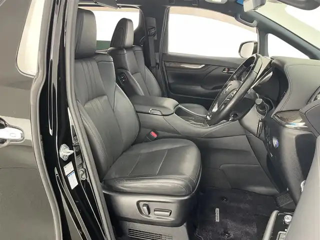 トヨタ アルファードハイブリット エグゼクティブ ラウンジ S 愛知県 2020(令2)年 4.8万km ブラック メーカーナビ/ムーンツインルーフ/JBLプレミアムサウンド/リヤエンターテイメント/HDMI/AC100V電源/ワイヤレス充電/アラウンドビューモニター/ブラインドスポットモニター/デジタルインナーミラー/パーキングアシスト/ベンチレーション/黒レザーシート/トヨタセーフティセンス/パワーバックドア/ステアリングヒーター/ナノイー/Miracast/両側パワースライドドア/パワーシート/LEDオートライト/フォグランプ/純正アルミホイール/フルセグTV/DVD/ETC2.0/前後ドライブレコーダー/純正フロアマット/衝突被害軽減ブレーキ/カーテンエアバック/コーナーセンサー/禁煙車