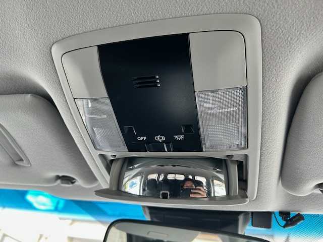 トヨタ ランドクルーザー プラド TX 東京都 2018(平30)年 2.5万km ホワイトパールクリスタルシャイン ワンオーナー/社外ナビ　CN-F1XD/　＜フルセグTV/DVD/Blu-ray/CD/Bluetooth/SD＞/バックカメラ/ETC/レーダークルーズ/レーンディパーチャーアラート/プリクラッシュセーフティ/コーナーセンサー/社外レーダー/ルーフレール/スタッドレスタイヤ4本車載/純正フロアマット/ドアバイザー/スペアキー/取扱説明書/保証書