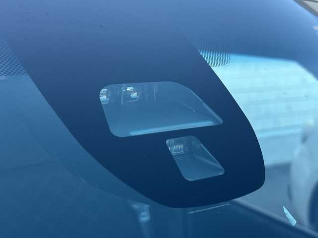 ホンダ Ｎ ＯＮＥ プレミアム 富山県 2015(平27)年 2.3万km プレミアムディープロッソパール 禁煙車/純正ナビ/TV　BLUETOOTH　ＤＶＤ再生機能有/衝突被害軽減システム/ＢＳＭ/バックカメラ/フォグランプ/プッシュスタート/スマートキー/純正フロアマット/純正アルミホイール/ベンチシート/ドアバイザー