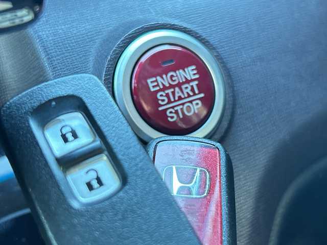 ホンダ Ｎ ＯＮＥ プレミアム 富山県 2015(平27)年 2.3万km プレミアムディープロッソパール 禁煙車/純正ナビ/TV　BLUETOOTH　ＤＶＤ再生機能有/衝突被害軽減システム/ＢＳＭ/バックカメラ/フォグランプ/プッシュスタート/スマートキー/純正フロアマット/純正アルミホイール/ベンチシート/ドアバイザー