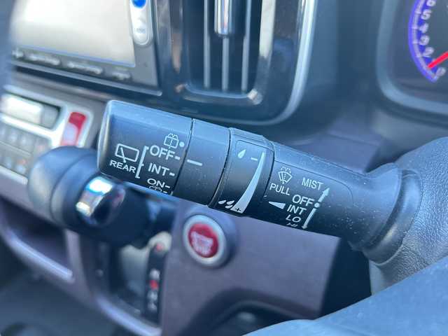 ホンダ Ｎ ＯＮＥ プレミアム 富山県 2015(平27)年 2.3万km プレミアムディープロッソパール 禁煙車/純正ナビ/TV　BLUETOOTH　ＤＶＤ再生機能有/衝突被害軽減システム/ＢＳＭ/バックカメラ/フォグランプ/プッシュスタート/スマートキー/純正フロアマット/純正アルミホイール/ベンチシート/ドアバイザー