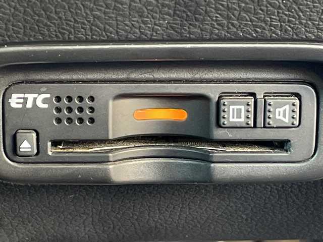 ホンダ ヴェゼル ハイブリッド X ホンダセンシング 茨城県 2016(平28)年 8.9万km ホワイトオーキッドパール 純正ナビ　/-TV/BT/AM/FM/衝突軽減システム　/バックカメラ　/ＬＥＤヘッドライト　/パドルシフト　/ドライブレコーダー　/レーダークルーズコントロール/純正16インチアルミホイール/電動格納ミラー　/アイドリングストップ　/ＥＴＣ　/プッシュスタート