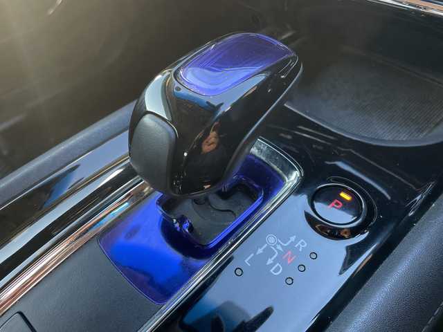 ホンダ ヴェゼル ハイブリッド X ホンダセンシング 茨城県 2016(平28)年 8.9万km ホワイトオーキッドパール 純正ナビ　/-TV/BT/AM/FM/衝突軽減システム　/バックカメラ　/ＬＥＤヘッドライト　/パドルシフト　/ドライブレコーダー　/レーダークルーズコントロール/純正16インチアルミホイール/電動格納ミラー　/アイドリングストップ　/ＥＴＣ　/プッシュスタート