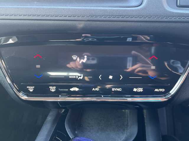 ホンダ ヴェゼル ハイブリッド X ホンダセンシング 茨城県 2016(平28)年 8.9万km ホワイトオーキッドパール 純正ナビ　/-TV/BT/AM/FM/衝突軽減システム　/バックカメラ　/ＬＥＤヘッドライト　/パドルシフト　/ドライブレコーダー　/レーダークルーズコントロール/純正16インチアルミホイール/電動格納ミラー　/アイドリングストップ　/ＥＴＣ　/プッシュスタート