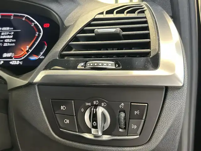 ＢＭＷ Ｘ３ xDrive20d Mスポーツ 福岡県 2020(令2)年 4.6万km サファイアブラックP ハイラインＰＫＧ　/ＨＵＤ　/純正ＯＰ２０ＡＷ　/ヴァーネスカ黒革シート　/全席シートヒーター　/純正ナビ　/フルセグＴＶ　/３６０°カメラ　/ワイヤレス充電　/ＡＣＣ　/ＢＳＭ　/レーンキープ　/パワーバックドア　/ＥＴＣ