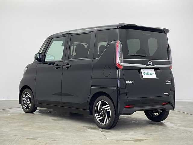 日産 ルークス ハイウェイスター X 新潟県 2023(令5)年 0.4万km ブラック 純正ナビ/フルセグTV/アラウンドビューモニター/ドライブレコーダー/片側パワースライドドア/リアサンシェード/オートライト/LEDヘッドライト/プッシュスタート/ステアリングスイッチ/アイドリングストップ/純正フロアマット