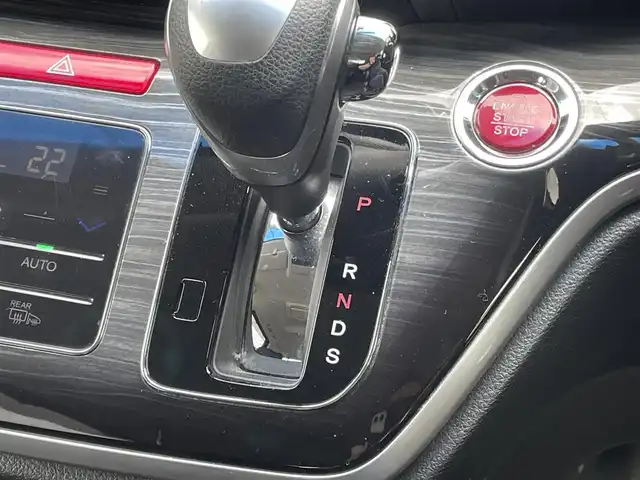 ホンダ オデッセイ アブソルート EX 長野県 2015(平27)年 11.1万km プレミアムヴィーナスブラックP (株)IDOMが運営する【じしゃロン長野店】の自社ローン専用車両になります。こちらは現金またはオートローンご利用時の価格です。自社ローンご希望の方は別途その旨お申付け下さい/純正ナビ/Bluetooth/バックカメラ/ETC/フルセグテレビ/純正フリップダウンモニター/HDMI/パドルシフト/クルーズコントロール/両側パワースライド/純正フロアマット/純正アルミホイール/LEDヘッドライト/オートライト