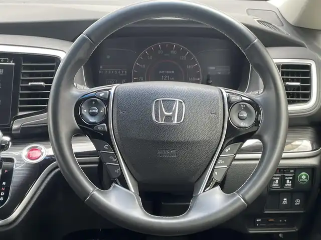 ホンダ オデッセイ アブソルート EX 長野県 2015(平27)年 11.1万km プレミアムヴィーナスブラックP (株)IDOMが運営する【じしゃロン長野店】の自社ローン専用車両になります。こちらは現金またはオートローンご利用時の価格です。自社ローンご希望の方は別途その旨お申付け下さい/純正ナビ/Bluetooth/バックカメラ/ETC/フルセグテレビ/純正フリップダウンモニター/HDMI/パドルシフト/クルーズコントロール/両側パワースライド/純正フロアマット/純正アルミホイール/LEDヘッドライト/オートライト