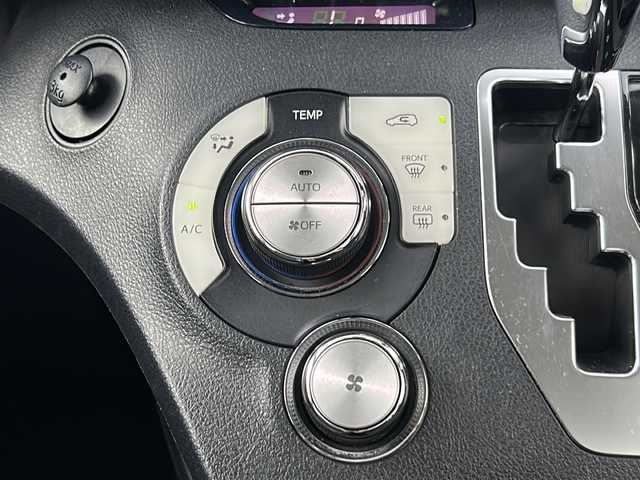 トヨタ シエンタ ハイブリッド G クエロ 愛知県 2018(平30)年 4.7万km ホワイトパールクリスタルシャイン 純正7インチナビ(NSZT-W66T)/フルセグ/ＣＤ/ＤＶＤ/Ｂｌｕｅｔｏｏｔｈ　/ビルトインＥＴＣ2.0/バックカメラ　/純正ドライブレコーダー　/両側電動スライドドア　/衝突軽減ブレーキ　/レーンキープアシスト　/ＬＥＤヘッドライト　/フォグランプ/オートライト　/オートハイビーム/シートヒーター