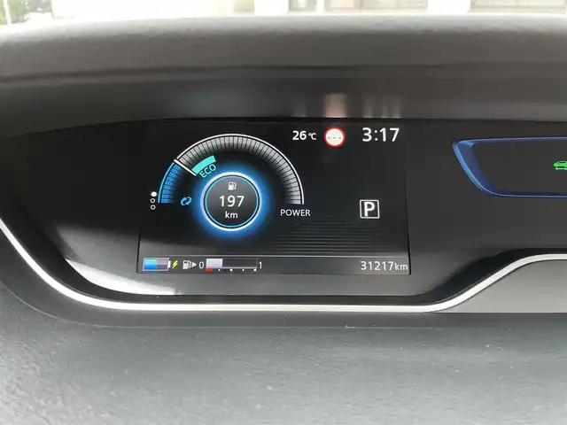 日産 セレナ e－パワー ハイウェイスター V 佐賀県 2020(令2)年 3.2万km ダイヤモンドブラック 7人乗り/プロパイロット/エマージェンシーブレーキ/インテリジェントクルーズコントロール/インテリジェントパーキングアシスト/車線逸脱警報/車線逸脱防止支援/側方支援/後側方支援/前後ソナー/純正SDナビ/・バックカメラ/・フルセグTV/BT/CD/DVD/12インチフリップダウンモニター/両側パワースライドドア/前席シートヒーター/純正16インチAW/LEDヘッドライト/オートライト/プッシュスタート/電動パーキングスイッチ/ETC/電動格納ミラー/ドアバイザー/ISOFIX/エアバックW/カーテン/スペアキー×１