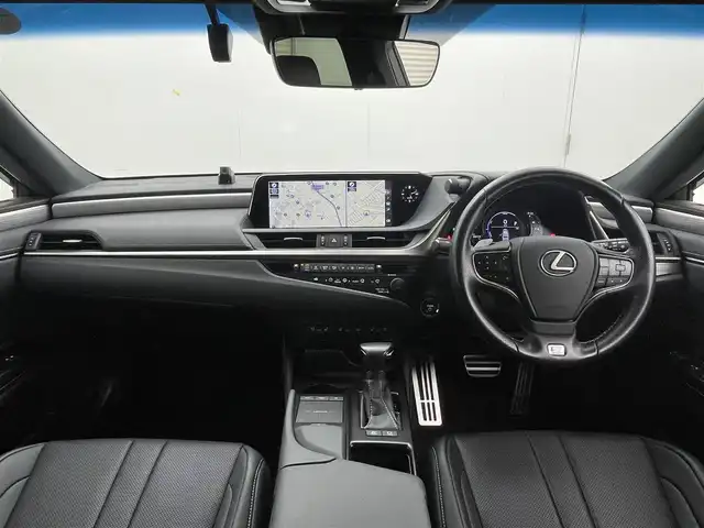 レクサス ＥＳ 300h Fスポーツ 茨城県 2020(令2)年 5.6万km ホワイトノーヴァガラスフレーク 純正12.3型ナビ/バックカメラ/フルセグ/サンルーフ/TRDマフラー/衝突被害軽減ブレーキ/車線逸脱抑制装置/レーダークルーズコントロール/オートマチックハイビーム/クリアランスソナー/BSM/ETC2.0/ドラレコ/シートヒーター/ベンチレーション/ステアリングヒーター/純正19インチAW/LEDヘッドライト/スマートキー