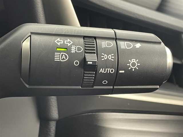 レクサス ＥＳ 300h Fスポーツ 茨城県 2020(令2)年 5.6万km ホワイトノーヴァガラスフレーク 純正12.3型ナビ/バックカメラ/フルセグ/サンルーフ/TRDマフラー/衝突被害軽減ブレーキ/車線逸脱抑制装置/レーダークルーズコントロール/オートマチックハイビーム/クリアランスソナー/BSM/ETC2.0/ドラレコ/シートヒーター/ベンチレーション/ステアリングヒーター/純正19インチAW/LEDヘッドライト/スマートキー