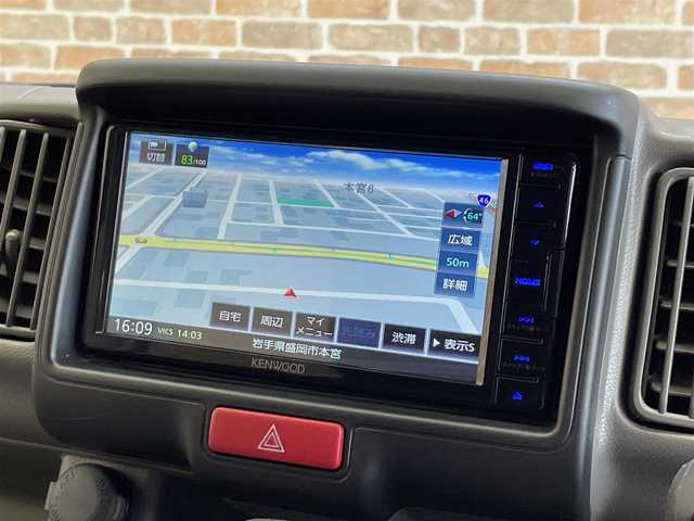 スズキ エブリイ JOIN 岩手県 2023(令5)年 0.8万km スペリアホワイト パートタイム４WD/スズキセーフティサポート/デュアルカメラブレーキサポート/車線逸脱警報/誤発進抑制機能/先行者発進お知らせ機能/標識認識機能/ハイビームアシスト/リヤパーキングセンサー/横滑り防止装置/アイドリングストップ/オートライト/HIDヘッドライト/純正オプションKENWOODナビ/（CD/DVD/USB/Bluetooth/フルセグ）/12インチスチールホイール