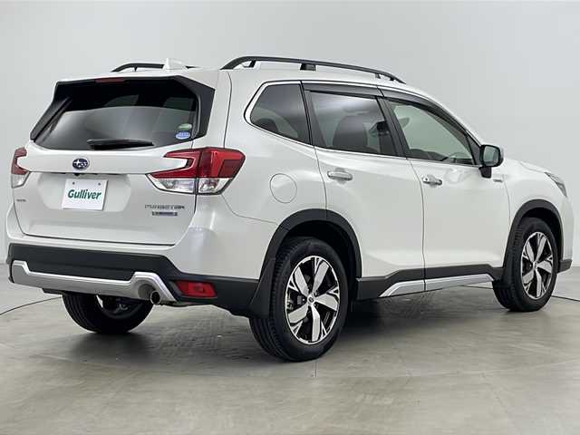 スバル フォレスター ハイブリッド アドバンス 道央・札幌 2020(令2)年 5万km クリスタルホワイトP ・4WD/・寒冷地仕様/・純正SDナビ&フルセグ&CD&DVD&BT/・アイサイトVer3/・プリクラッシュセーフティ/・前後誤発進抑制/・ブラインドスポットモニター/・レーンキープアシスト/・クルーズコントロール/・DIATONE SOUND/・デジタルインナーミラー/・ドライバーモニタリングシステム/・パワーバックドア/・バックカメラ/・フロントカメラ/・サイドカメラ/・シートヒーター/・パワーシート/・メモリーシート/・ハーフレザーシート/・ハンドルヒーター/・革巻きステアリング/・ステアリングスイッチ/・純正ドライブレコーダー/・ビルトインETC/・フロントワイパーデアイサー/・ミラーヒーター/・オートライト/・LEDヘッドライト/・LEDフォグ/・e-BOXER/・X MODE/・ルーフレール/・スペアキー/・スマートキー/・プッシュスタート/・アイドリングストップ/・横滑り防止