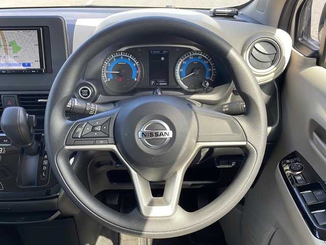日産 デイズ X 青森県 2023(令5)年 1.2万km ホワイトパール 4WD/社外SDナビ/Bluetooth・AUX・FM・AM/バックカメラ/前席シートヒーター/衝突軽減ブレーキ/レーンキープアシスト/前後コーナーセンサー/サイドカーテンエアバック/ETC/純正14インチアルミホイール/スマートキー/プッシュスタート/アイドリングストップ