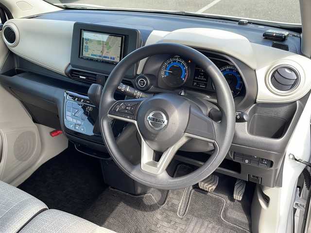日産 デイズ X 青森県 2023(令5)年 1.2万km ホワイトパール 4WD/社外SDナビ/Bluetooth・AUX・FM・AM/バックカメラ/前席シートヒーター/衝突軽減ブレーキ/レーンキープアシスト/前後コーナーセンサー/サイドカーテンエアバック/ETC/純正14インチアルミホイール/スマートキー/プッシュスタート/アイドリングストップ