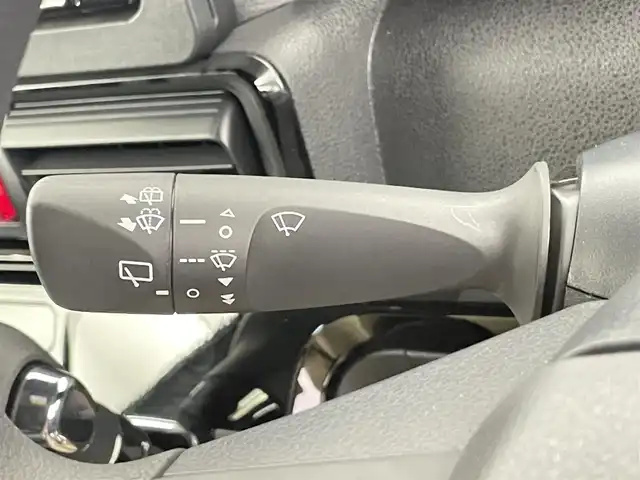ダイハツ タント カスタム X 千葉県 2023(令5)年 0.7万km クールバイオレットクリスタルシャイン 禁煙車/両側電動ドア/スマートアシスト/・先行車発進システム/・車線逸脱警報システム/・レーンキープアシスト/・コーナーセンサー/純正メモリナビ/・型番：NMZK-W73D/・CD/DVD/USB/Bluetooth/フルセグTV/・TVキャンセラー/・バックカメラ/・ビルトインETC/ハーフレザーシート/・DNシートヒーター/ステアリングスイッチ/電子パーキング/・ブレーキホールド/純正フロアマット/純正ドアバイザー/純正15インチAW/オートライト/・LEDヘッドライト/・LEDフォグランプ