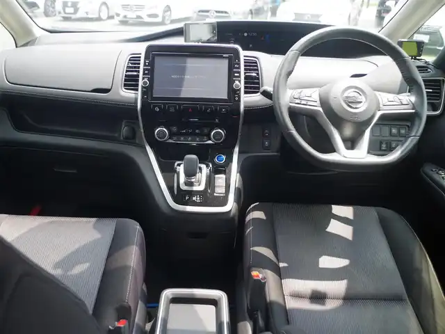日産 セレナ e－パワー ハイウェイスター V 千葉県 2019(平31)年 5.2万km アズライトブルー エマージェンシーブレーキ/プロパイロット/インテリジェントクルーズコントロール/インテリジェントルームミラー/ハンズフリー両側パワースライドドア/9インチ純正SDナビ/地デジTV/【DVD/CD再生機能　Bluetooth接続】/アラウンドビューモニター/ドライブレコーダー（DJ4-D）/社外レーダー（VA-02R）/革巻きステアリング/ステアリングスイッチ/ETC/LEDヘッドライト/ウインカーミラー/コーナーセンサー/純正15インチアルミホイル/サイド/カーテンエアバッグ/インテリジェントキー