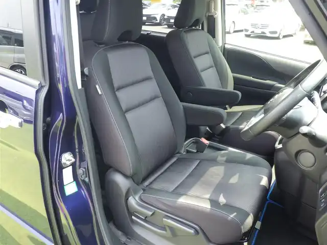 日産 セレナ e－パワー ハイウェイスター V 千葉県 2019(平31)年 5.2万km アズライトブルー エマージェンシーブレーキ/プロパイロット/インテリジェントクルーズコントロール/インテリジェントルームミラー/ハンズフリー両側パワースライドドア/9インチ純正SDナビ/地デジTV/【DVD/CD再生機能　Bluetooth接続】/アラウンドビューモニター/ドライブレコーダー（DJ4-D）/社外レーダー（VA-02R）/革巻きステアリング/ステアリングスイッチ/ETC/LEDヘッドライト/ウインカーミラー/コーナーセンサー/純正15インチアルミホイル/サイド/カーテンエアバッグ/インテリジェントキー