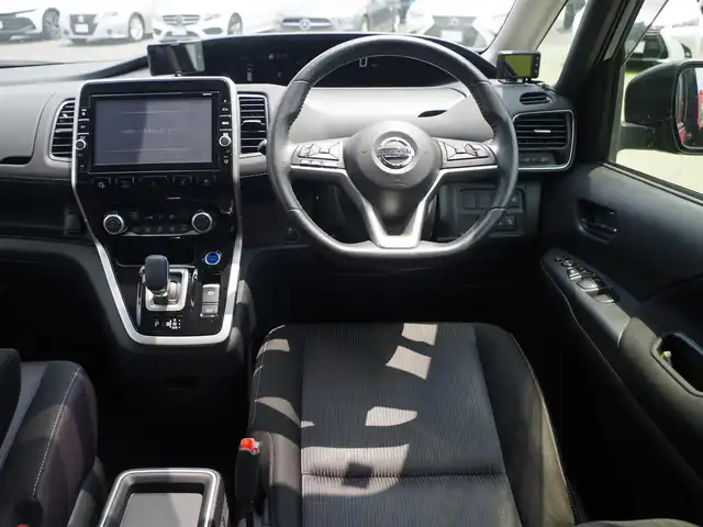 日産 セレナ e－パワー ハイウェイスター V 千葉県 2019(平31)年 5.2万km アズライトブルー エマージェンシーブレーキ/プロパイロット/インテリジェントクルーズコントロール/インテリジェントルームミラー/ハンズフリー両側パワースライドドア/9インチ純正SDナビ/地デジTV/【DVD/CD再生機能　Bluetooth接続】/アラウンドビューモニター/ドライブレコーダー（DJ4-D）/社外レーダー（VA-02R）/革巻きステアリング/ステアリングスイッチ/ETC/LEDヘッドライト/ウインカーミラー/コーナーセンサー/純正15インチアルミホイル/サイド/カーテンエアバッグ/インテリジェントキー