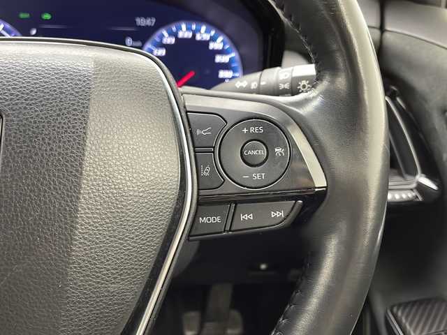 トヨタ クラウン ハイブリッド RS アドバンス 千葉県 2019(令1)年 3.4万km プレシャスブラックパール トヨタセーフティセンス/（プリクラッシュセーフティ　レーンキープアシスト　レーダークルーズコントロール　標識認識機能　コーナーセンサー　オートマチックハイビーム）/純正メモリナビ/（フルセグ/Bluetooth/CD/DVD/ブルーレイ//USB/Miracast）/バックカメラ/ビルトインETC/ドライブレコーダー（前のみ）/ヘッドアップディスプレイ/ブラインドスポットモニター/アイドリングストップ/ハーフレザーシート/シートメモリー/パドルシフト/スマートキー/プッシュスタート/LEDヘッドライト/フォグライト/電動格納ミラー/純正フロアマット/純正サイドバイザー/W＋サイド＋カーテンエアバッグ/純正18インチアルミホイール