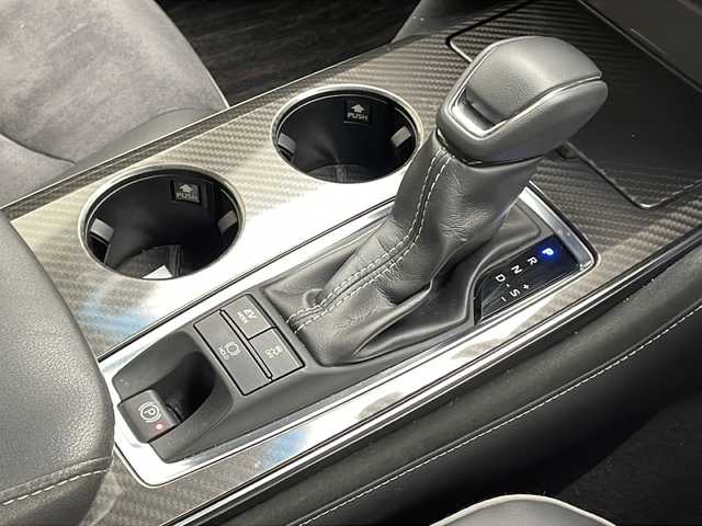 トヨタ クラウン ハイブリッド RS アドバンス 千葉県 2019(令1)年 3.4万km プレシャスブラックパール トヨタセーフティセンス/（プリクラッシュセーフティ　レーンキープアシスト　レーダークルーズコントロール　標識認識機能　コーナーセンサー　オートマチックハイビーム）/純正メモリナビ/（フルセグ/Bluetooth/CD/DVD/ブルーレイ//USB/Miracast）/バックカメラ/ビルトインETC/ドライブレコーダー（前のみ）/ヘッドアップディスプレイ/ブラインドスポットモニター/アイドリングストップ/ハーフレザーシート/シートメモリー/パドルシフト/スマートキー/プッシュスタート/LEDヘッドライト/フォグライト/電動格納ミラー/純正フロアマット/純正サイドバイザー/W＋サイド＋カーテンエアバッグ/純正18インチアルミホイール