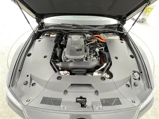 トヨタ クラウン ハイブリッド RS アドバンス 千葉県 2019(令1)年 3.4万km プレシャスブラックパール 禁煙車/トヨタセーフティセンス/・レーダークルーズコントロール/・ブラインドスポットモニター/・ヘッドアップディスプレイ/・プリクラッシュセーフティ/・プリクラッシュセーフティブレーキ/・クリアランスソナー/・パーキングアシスト/純正メモリナビ/・CD/DVD/USB/Bluetooth/フルセグTV/・バックカメラ/・ビルトインETC/皮巻きステアリング/・ステアリングスイッチ/・ステアリングヒーター/ハーフレザーシート/・D席メモリ付きパワーシート/MT付きAT/純正フロアマット/純正18インチAW/オートライト/・オートマチックハイビーム/・LEDヘッドライト/・LEDフォグランプ