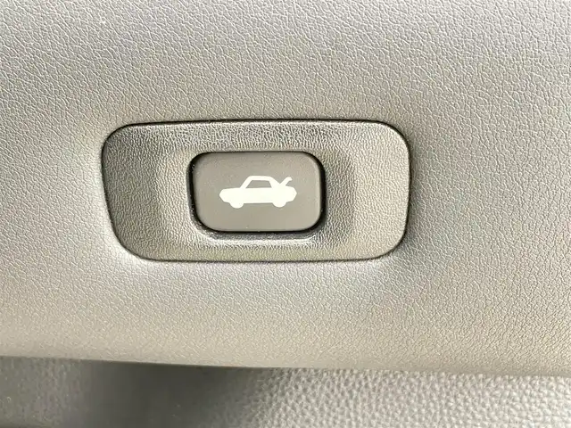 トヨタ クラウン ハイブリッド RS アドバンス 千葉県 2019(令1)年 3.4万km プレシャスブラックパール 禁煙車/トヨタセーフティセンス/・レーダークルーズコントロール/・ブラインドスポットモニター/・ヘッドアップディスプレイ/・プリクラッシュセーフティ/・プリクラッシュセーフティブレーキ/・クリアランスソナー/・パーキングアシスト/純正メモリナビ/・CD/DVD/USB/Bluetooth/フルセグTV/・バックカメラ/・ビルトインETC/皮巻きステアリング/・ステアリングスイッチ/・ステアリングヒーター/ハーフレザーシート/・D席メモリ付きパワーシート/MT付きAT/純正フロアマット/純正18インチAW/オートライト/・オートマチックハイビーム/・LEDヘッドライト/・LEDフォグランプ