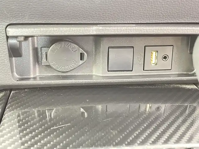 トヨタ クラウン ハイブリッド RS アドバンス 千葉県 2019(令1)年 3.4万km プレシャスブラックパール 禁煙車/トヨタセーフティセンス/・レーダークルーズコントロール/・ブラインドスポットモニター/・ヘッドアップディスプレイ/・プリクラッシュセーフティ/・プリクラッシュセーフティブレーキ/・クリアランスソナー/・パーキングアシスト/純正メモリナビ/・CD/DVD/USB/Bluetooth/フルセグTV/・バックカメラ/・ビルトインETC/皮巻きステアリング/・ステアリングスイッチ/・ステアリングヒーター/ハーフレザーシート/・D席メモリ付きパワーシート/MT付きAT/純正フロアマット/純正18インチAW/オートライト/・オートマチックハイビーム/・LEDヘッドライト/・LEDフォグランプ