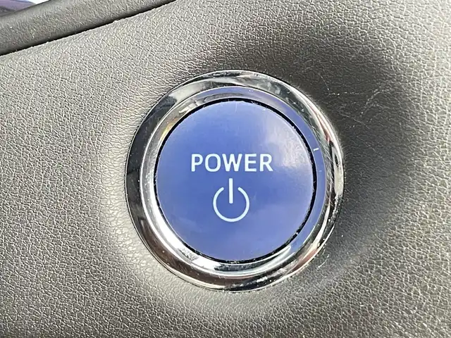 トヨタ クラウン ハイブリッド RS アドバンス 千葉県 2019(令1)年 3.4万km プレシャスブラックパール 禁煙車/トヨタセーフティセンス/・レーダークルーズコントロール/・ブラインドスポットモニター/・ヘッドアップディスプレイ/・プリクラッシュセーフティ/・プリクラッシュセーフティブレーキ/・クリアランスソナー/・パーキングアシスト/純正メモリナビ/・CD/DVD/USB/Bluetooth/フルセグTV/・バックカメラ/・ビルトインETC/皮巻きステアリング/・ステアリングスイッチ/・ステアリングヒーター/ハーフレザーシート/・D席メモリ付きパワーシート/MT付きAT/純正フロアマット/純正18インチAW/オートライト/・オートマチックハイビーム/・LEDヘッドライト/・LEDフォグランプ