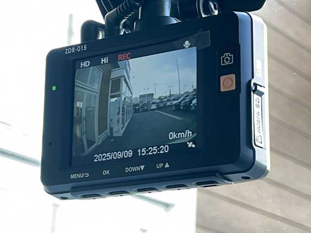 トヨタ ルーミー カスタムG 岐阜県 2020(令2)年 6.8万km パールホワイトⅢ 禁煙車/純正SDナビ/AM/FM/CD/DVD/BT/フルセグTV/バックカメラ/衝突軽減ブレーキ/両側パワースライドドア/クリアランスソナー /オートライト/オートハイビーム/LEDヘッドライト/フォグランプ/スマートキー/プッシュスタート/AAC/パーキングセンサー/純正フロアマット/純正ドアバイザー/純正アルミホイール
