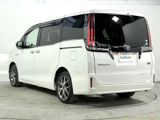 トヨタ エスクァイア ハイブリッド Gi プレミアムパッケージ ブラックテーラード 大阪府 2019(令1)年 4.1万km ホワイトパールクリスタルシャイン 純正大型ナビＴＶ　クルコン　シートヒーター　ハンドルヒーター　バックカメラ　衝突軽減　両側パワスラ　ＥＴＣ　ドラレコ　レーンアシスト　スマートキー　ＬＥＤヘッドライト　オートマチックハイビーム
