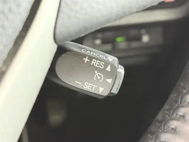トヨタ エスクァイア ハイブリッド Gi プレミアムパッケージ ブラックテーラード 大阪府 2019(令1)年 4.1万km ホワイトパールクリスタルシャイン 純正大型ナビＴＶ　クルコン　シートヒーター　ハンドルヒーター　バックカメラ　衝突軽減　両側パワスラ　ＥＴＣ　ドラレコ　レーンアシスト　スマートキー　ＬＥＤヘッドライト　オートマチックハイビーム