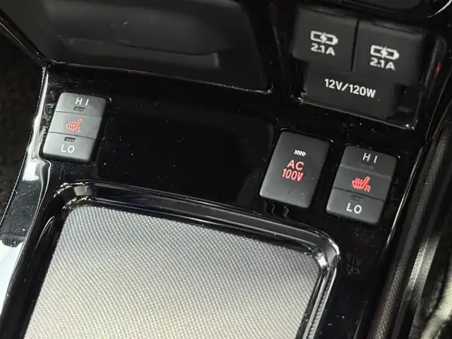 トヨタ エスクァイア ハイブリッド Gi プレミアムパッケージ ブラックテーラード 大阪府 2019(令1)年 4.1万km ホワイトパールクリスタルシャイン 純正大型ナビＴＶ　クルコン　シートヒーター　ハンドルヒーター　バックカメラ　衝突軽減　両側パワスラ　ＥＴＣ　ドラレコ　レーンアシスト　スマートキー　ＬＥＤヘッドライト　オートマチックハイビーム