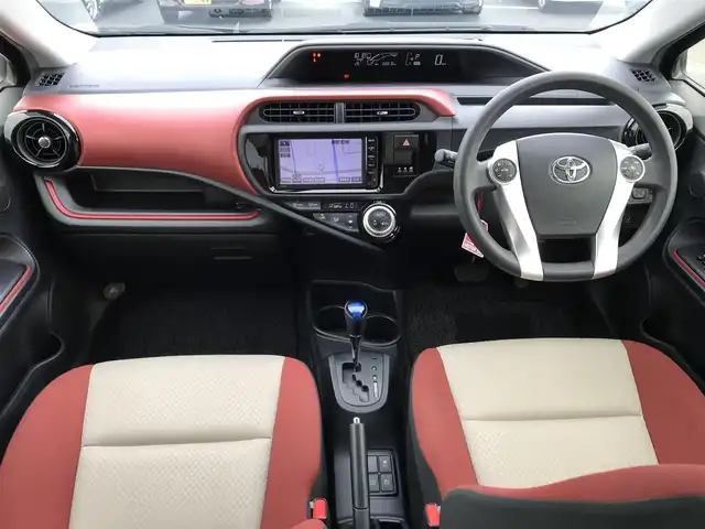 トヨタ アクア S 鳥取県 2015(平27)年 6.9万km ディープアメジストマイカメタリック 純正ナビ/ワンセグ/CD/BT/バックカメラ/横滑り防止装置/オートライト/純正フロアマット/ドアバイザー/プッシュエンジンスタート/スマートキー/スペアキー/保証書/取扱説明書/スタットレスセット積込/（タイヤ溝6部山）
