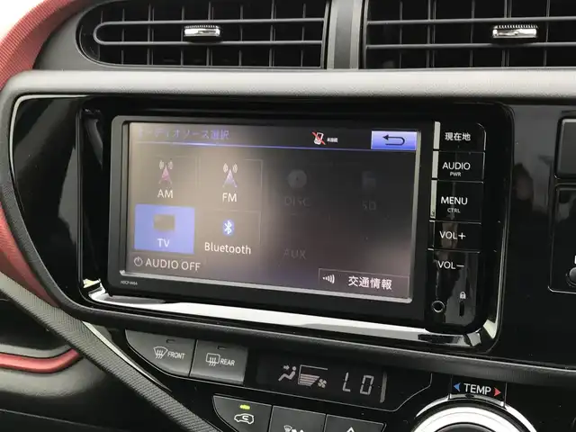 トヨタ アクア S 鳥取県 2015(平27)年 6.9万km ディープアメジストマイカメタリック 純正ナビ/ワンセグ/CD/BT/バックカメラ/横滑り防止装置/オートライト/純正フロアマット/ドアバイザー/プッシュエンジンスタート/スマートキー/スペアキー/保証書/取扱説明書/スタットレスセット積込/（タイヤ溝6部山）