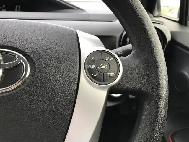 トヨタ アクア S 鳥取県 2015(平27)年 6.9万km ディープアメジストマイカメタリック 純正ナビ/ワンセグ/CD/BT/バックカメラ/横滑り防止装置/オートライト/純正フロアマット/ドアバイザー/プッシュエンジンスタート/スマートキー/スペアキー/保証書/取扱説明書/スタットレスセット積込/（タイヤ溝6部山）