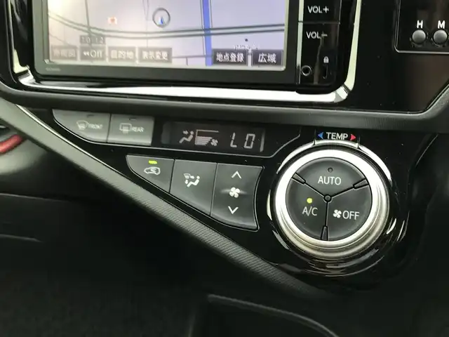 トヨタ アクア S 鳥取県 2015(平27)年 6.9万km ディープアメジストマイカメタリック 純正ナビ/ワンセグ/CD/BT/バックカメラ/横滑り防止装置/オートライト/純正フロアマット/ドアバイザー/プッシュエンジンスタート/スマートキー/スペアキー/保証書/取扱説明書/スタットレスセット積込/（タイヤ溝6部山）
