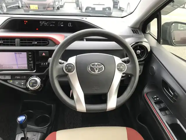 トヨタ アクア S 鳥取県 2015(平27)年 6.9万km ディープアメジストマイカメタリック 純正ナビ/ワンセグ/CD/BT/バックカメラ/横滑り防止装置/オートライト/純正フロアマット/ドアバイザー/プッシュエンジンスタート/スマートキー/スペアキー/保証書/取扱説明書/スタットレスセット積込/（タイヤ溝6部山）