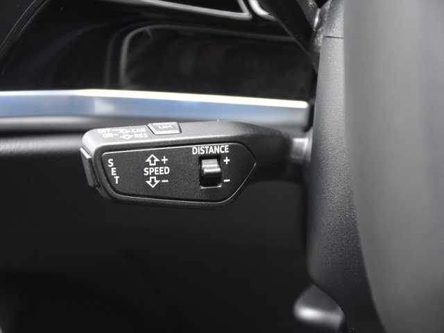 アウディ Ｑ３ 35TDIクワトロ Sライン 和歌山県 2021(令3)年 5.1万km パール アシスタンスパッケージ/プラスパッケージ/黒革シート/アクティブクルーズコントロール/ブラインドスポットモニター/レーンキープアシスト/Audiプレセンス/前後ドラレコ/純正ナビ/360度カメラ/AppleCarPlay/ワイヤレス充電/バーチャルコックピット/オートテールゲート/アドバンスドキー/パワーシート/シートヒーター/保証書/スペアキー