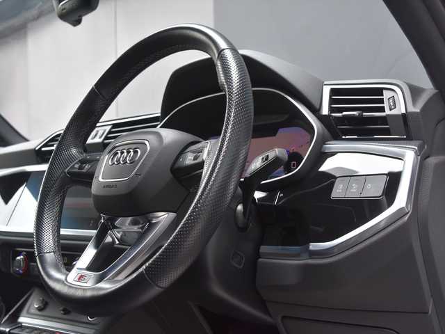 アウディ Ｑ３ 35TDIクワトロ Sライン 和歌山県 2021(令3)年 5.1万km パール アシスタンスパッケージ/プラスパッケージ/黒革シート/アクティブクルーズコントロール/ブラインドスポットモニター/レーンキープアシスト/Audiプレセンス/前後ドラレコ/純正ナビ/360度カメラ/AppleCarPlay/ワイヤレス充電/バーチャルコックピット/オートテールゲート/アドバンスドキー/パワーシート/シートヒーター/保証書/スペアキー