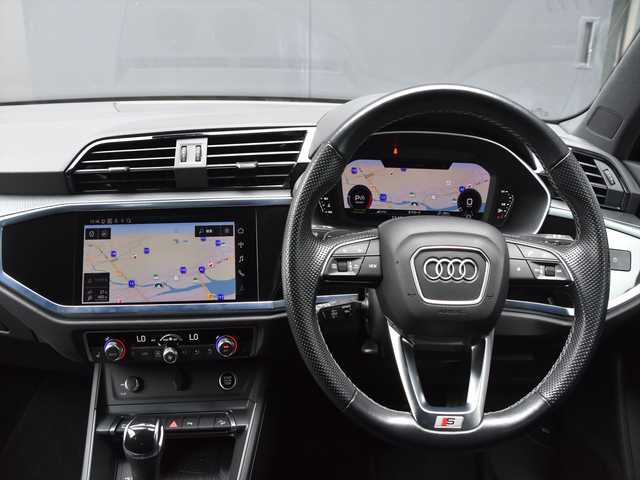 アウディ Ｑ３ 35TDIクワトロ Sライン 和歌山県 2021(令3)年 5.1万km パール アシスタンスパッケージ/プラスパッケージ/黒革シート/アクティブクルーズコントロール/ブラインドスポットモニター/レーンキープアシスト/Audiプレセンス/前後ドラレコ/純正ナビ/360度カメラ/AppleCarPlay/ワイヤレス充電/バーチャルコックピット/オートテールゲート/アドバンスドキー/パワーシート/シートヒーター/保証書/スペアキー