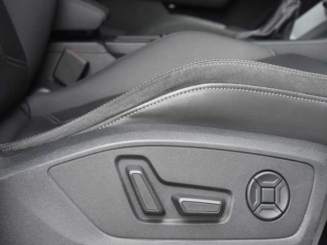 アウディ Ｑ３ 35TDIクワトロ Sライン 和歌山県 2021(令3)年 5.1万km パール アシスタンスパッケージ/プラスパッケージ/黒革シート/アクティブクルーズコントロール/ブラインドスポットモニター/レーンキープアシスト/Audiプレセンス/前後ドラレコ/純正ナビ/360度カメラ/AppleCarPlay/ワイヤレス充電/バーチャルコックピット/オートテールゲート/アドバンスドキー/パワーシート/シートヒーター/保証書/スペアキー