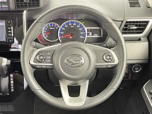 ダイハツ トール カスタムG 千葉県 2020(令2)年 2.6万km パールホワイトⅢ 禁煙車/スマートアシスト/衝突軽減ブレーキ/両側パワースライドドア/ナビ（CN-RE07WD）/CD DVD SD USB Bluetooth/フルセグTV/バックカメラ/レーダークルーズコントロール/コーナーセンサー/アイドリングストップ/横滑り防止機能/ステアリングリモコン/電動パーキングブレーキ/オートブレーキホールド/LEDオートライト/純正15インチアルミホイール/純正フロアマット/スマートキー/スペアキー